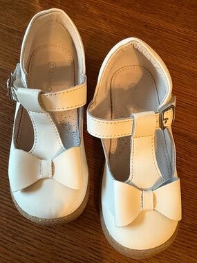 L'Amour Cream Girls' Mary Jane Dress Shoes with Bow
